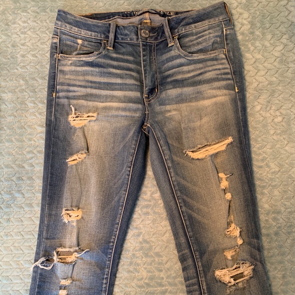 AE Jegging. Size 8. Distressed.